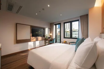 Habitación Doble o con 2 camas Deluxe con balcón — Reviah Hotel